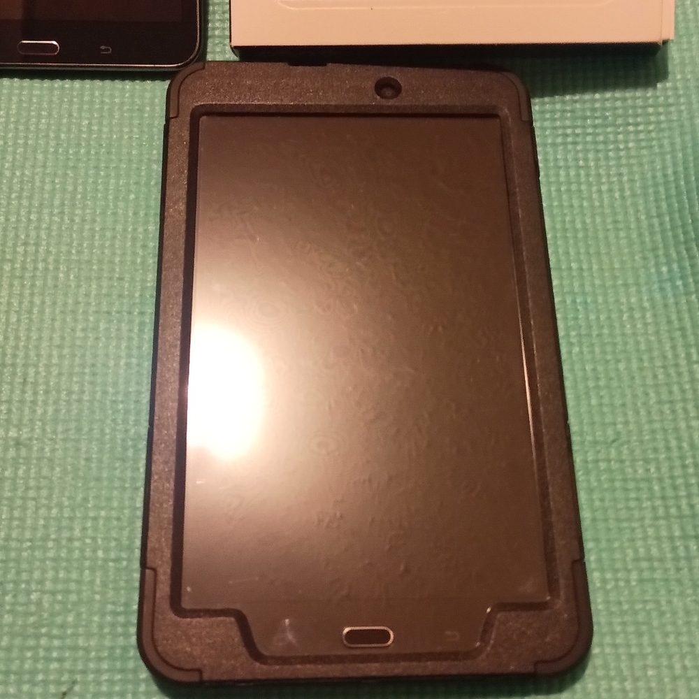 UNLOCKED SAMSUNG GALAXY E TAB WITH COVER BLACK